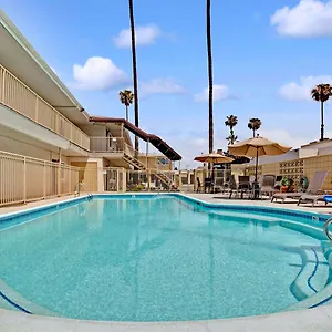2* Otel Super 8 By Wyndham Angeles-culver Area