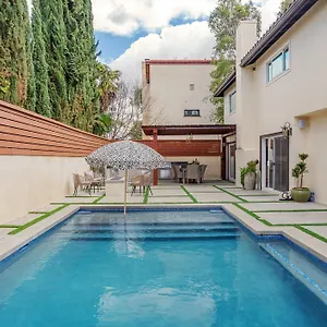 Beautiful 5 Bedroom 8 Bed Sleeps Up To 16 With Pool Near Universal Holiday home